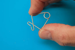 OPHÆNGS-KLEMME 22mm BRED 33mm HØJ.